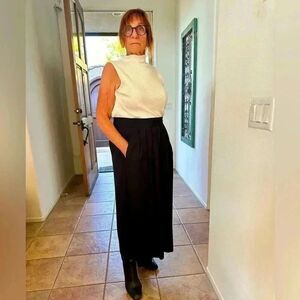 Vintage Nancy Crystal wide leg palazzo pant. Fitted at waist. Sz 8 & versatile.